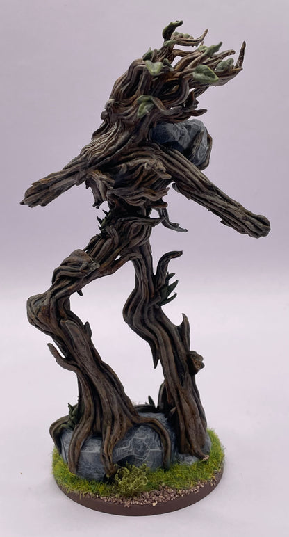 Treewalker throwing rock